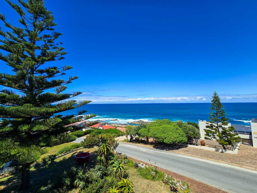 5 Bedroom Property for Sale in Jongensfontein Western Cape